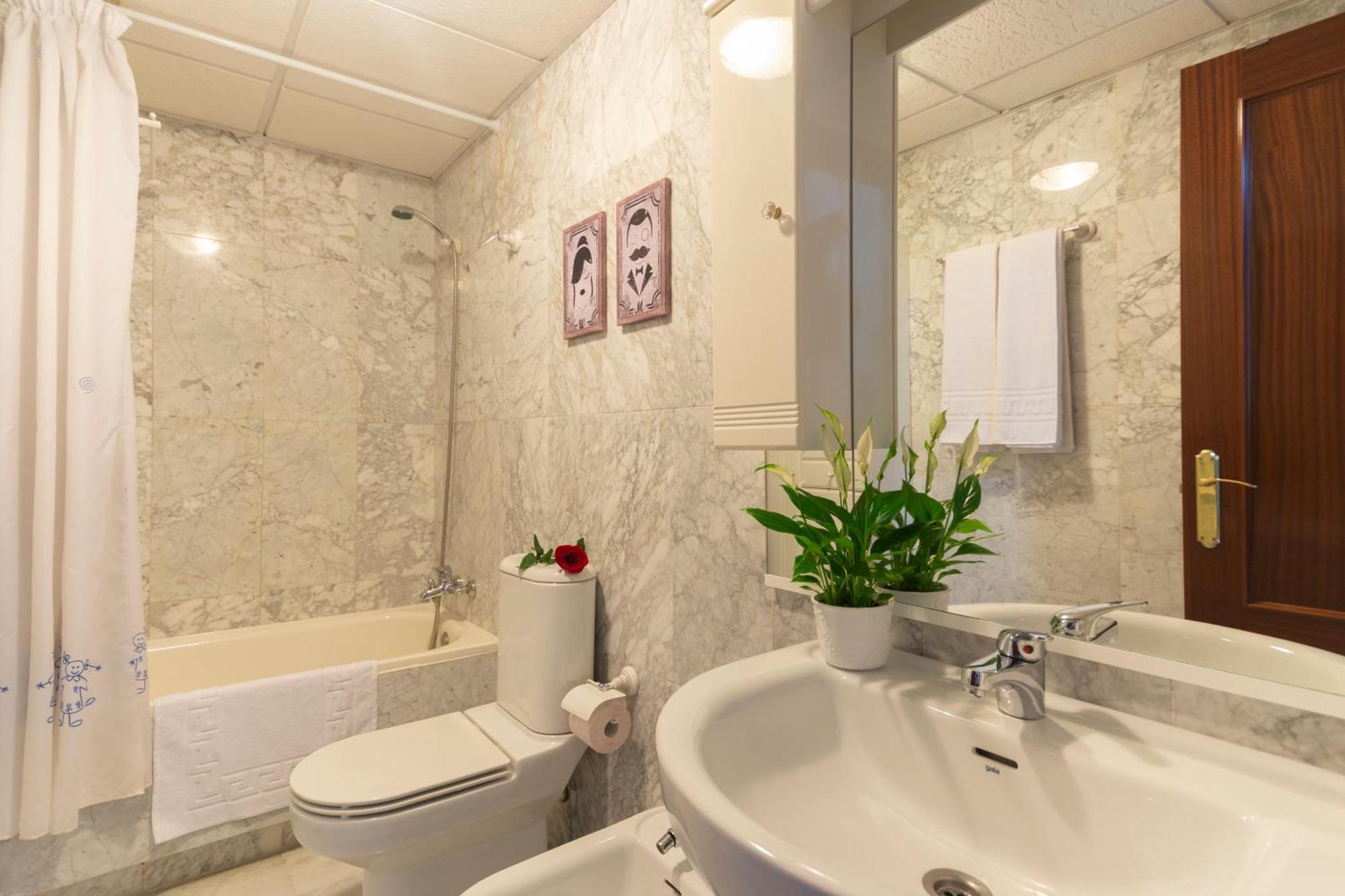 Apartamento Adultos Centro N V 1 Free Parking Granada Bagian luar foto